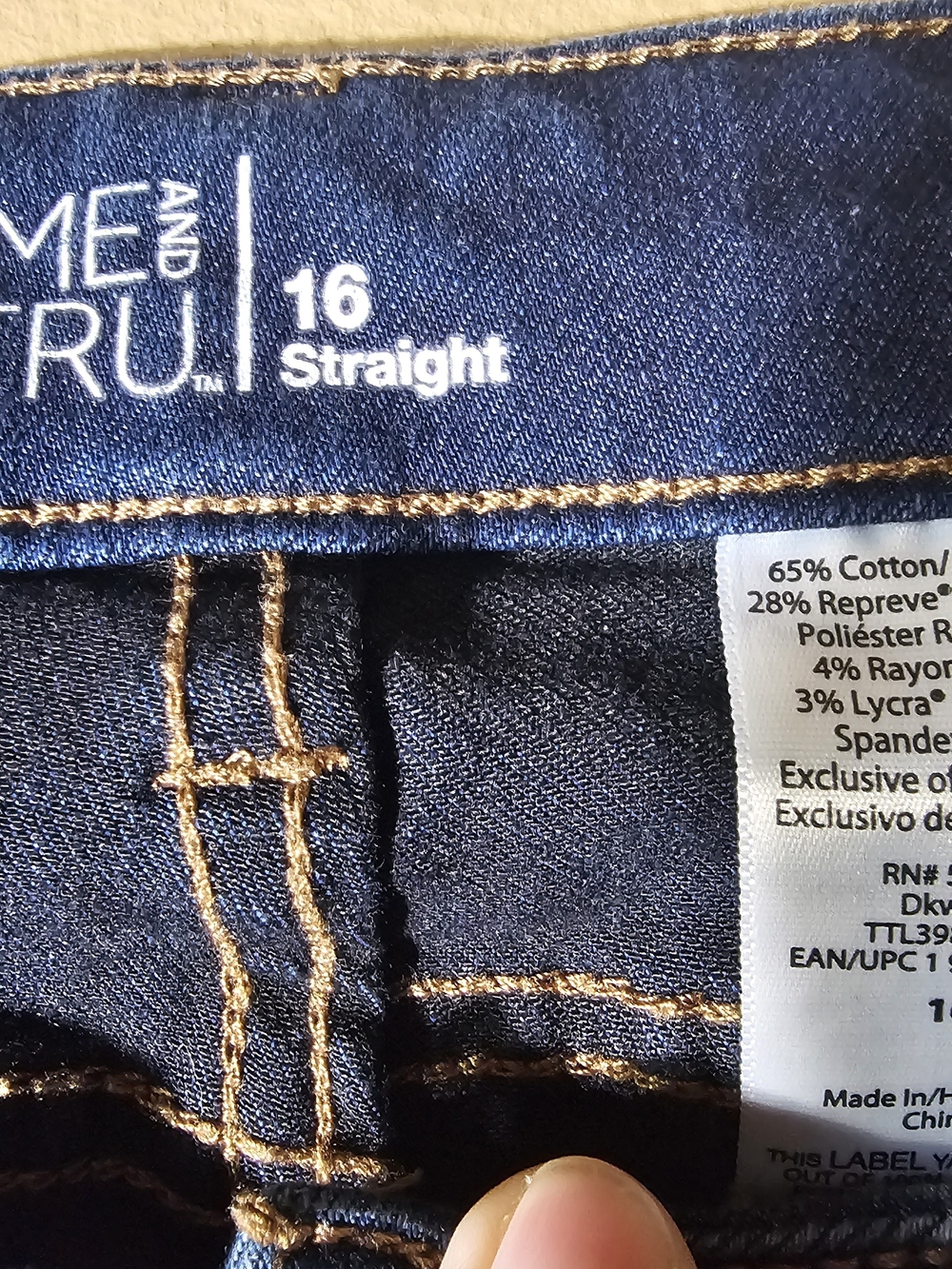Time and Tru Dark Blue Ankle Straight Jeans Frayed Cuff Women's Size 16 - Picture 3 of 5
